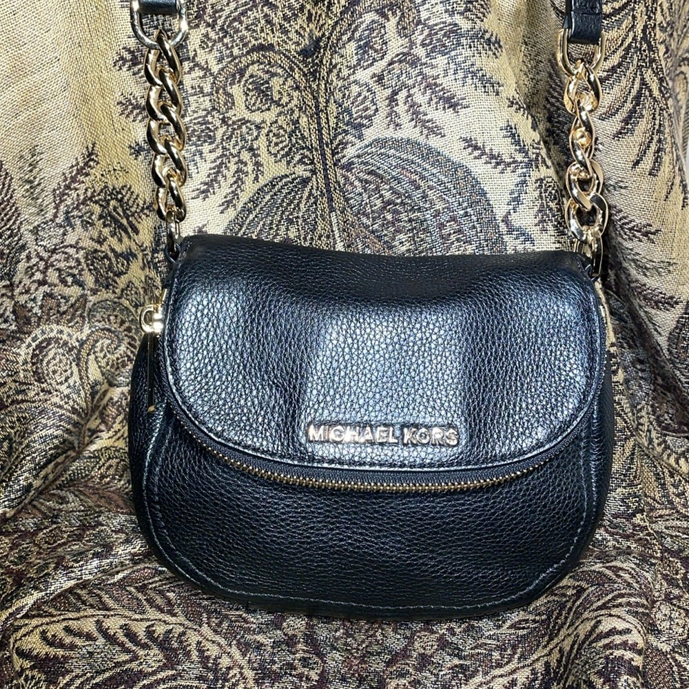 Michael Kors Bedford Flap Crossbody‎ in Black Pebbled Leather